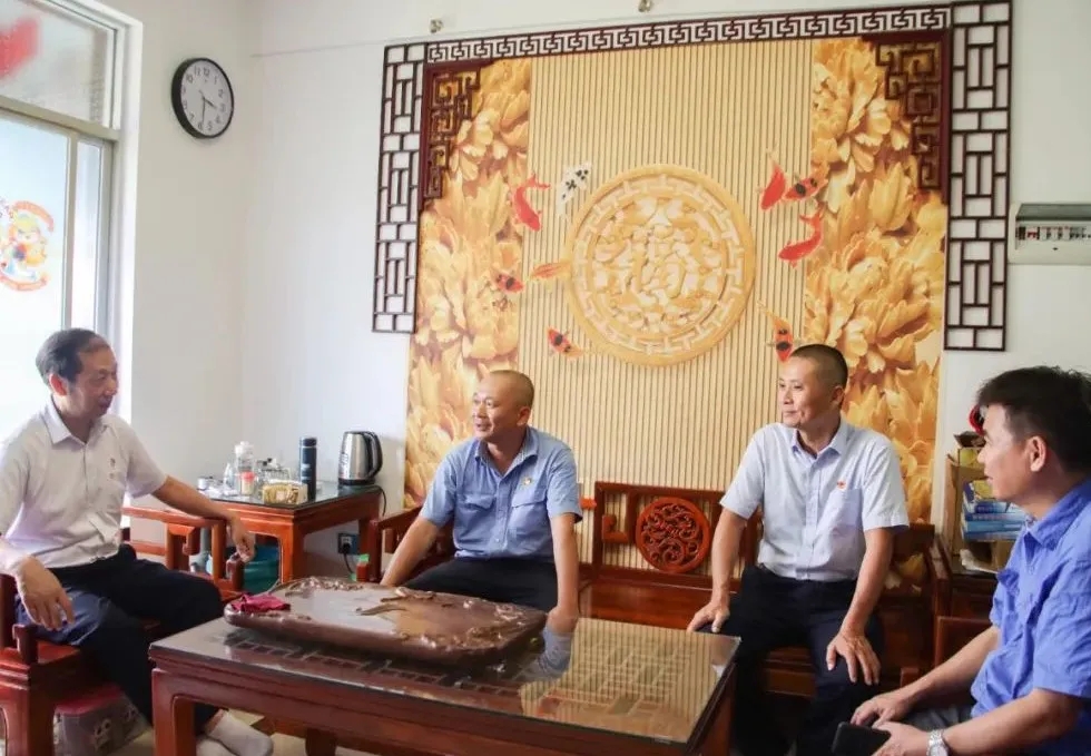 MILE·米乐（集团）官方网站-HOME
MILE·米乐（集团）官方网站-HOME党委开展“七一”走访慰问活动3.jpg